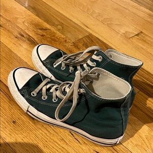 Classic High-Top Converse Sneakers in dark green chuck Taylor